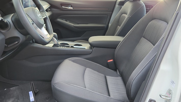 2025 Nissan Altima SV Special Edition photo 8