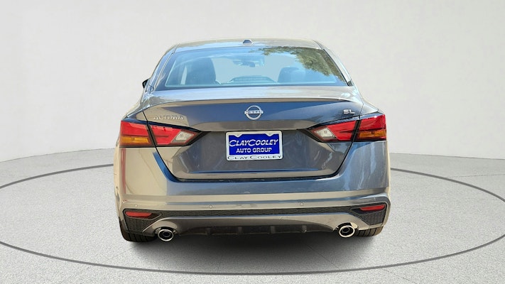 2025 Nissan Altima SL photo 4
