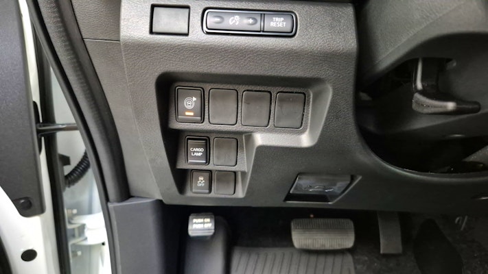 2026 Nissan Frontier Crew Cab SV photo 3